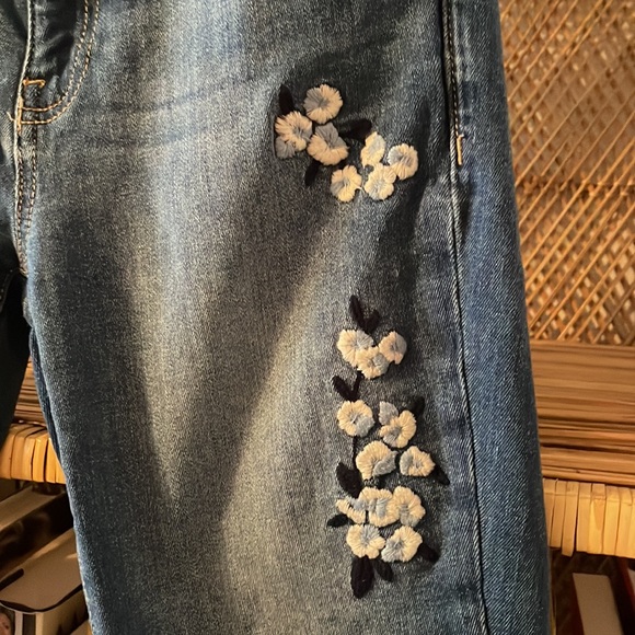 Adorable Embroidered Jeans - Picture 2 of 6
